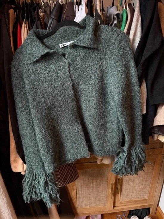 Zara Dark Green Textured sweater with Faux-Fur Cuffs - Picture 3 of 3